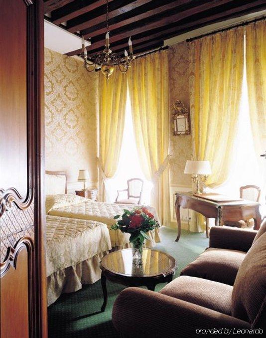 Hotel D'Angleterre Párizs Szoba fotó